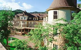 The Cliff House Manitou Springs